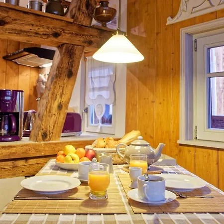 Remparts De - Le Petit Loup Apartment