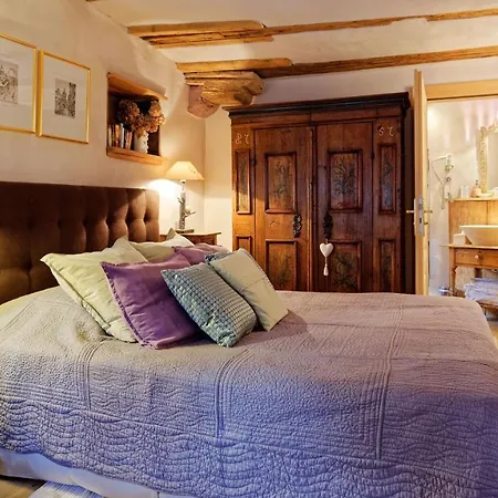 Remparts De - Le Petit Loup Apartment