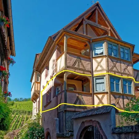 Remparts De - Le Petit Loup Apartment